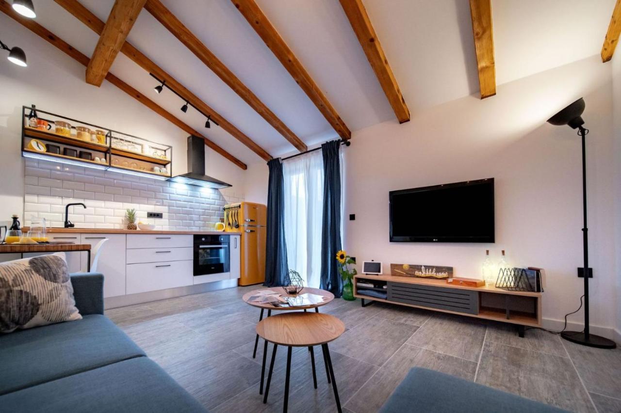 Novouredeni Apartman Marko Mundanije Экстерьер фото