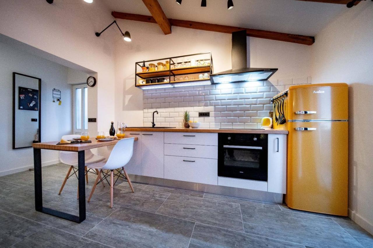 Novouredeni Apartman Marko Mundanije Экстерьер фото