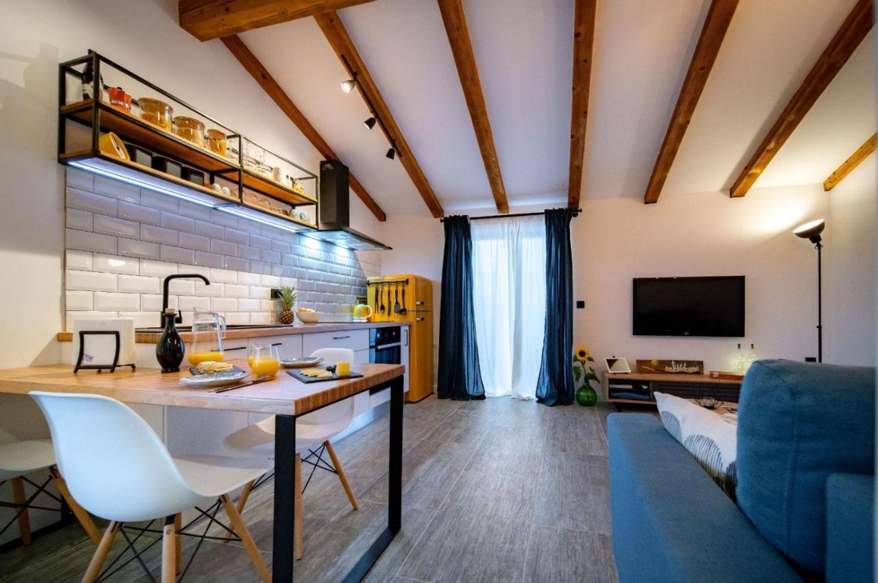 Novouredeni Apartman Marko Mundanije Экстерьер фото