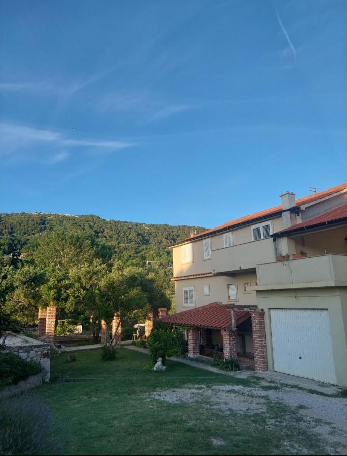 Novouredeni Apartman Marko Mundanije Экстерьер фото