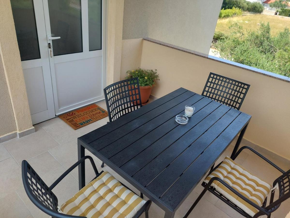 Novouredeni Apartman Marko Mundanije Экстерьер фото